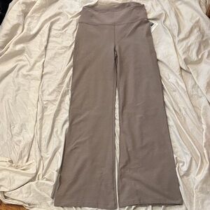 NWT Beyond Yoga Spacedye 90'S Low Rise Flare Pant in Oyster size Extra Large
